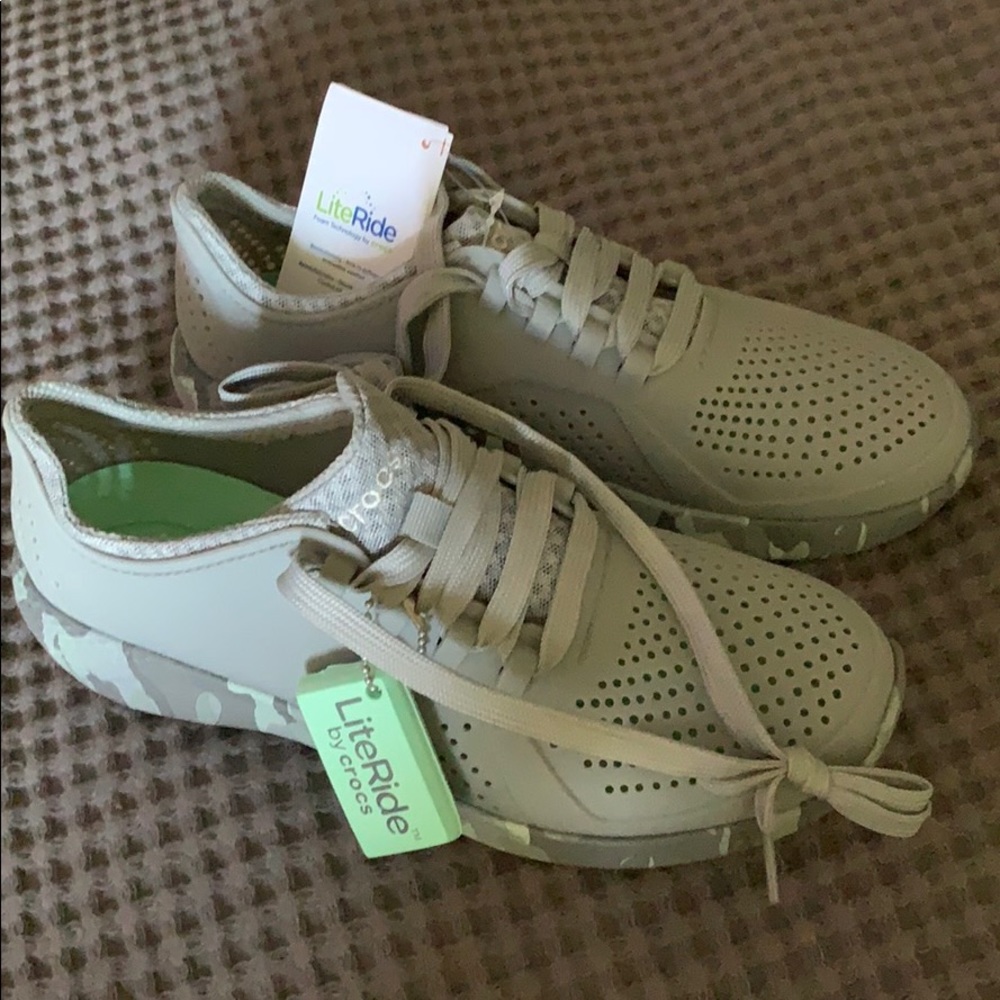 Crocs Pacer Sneaker